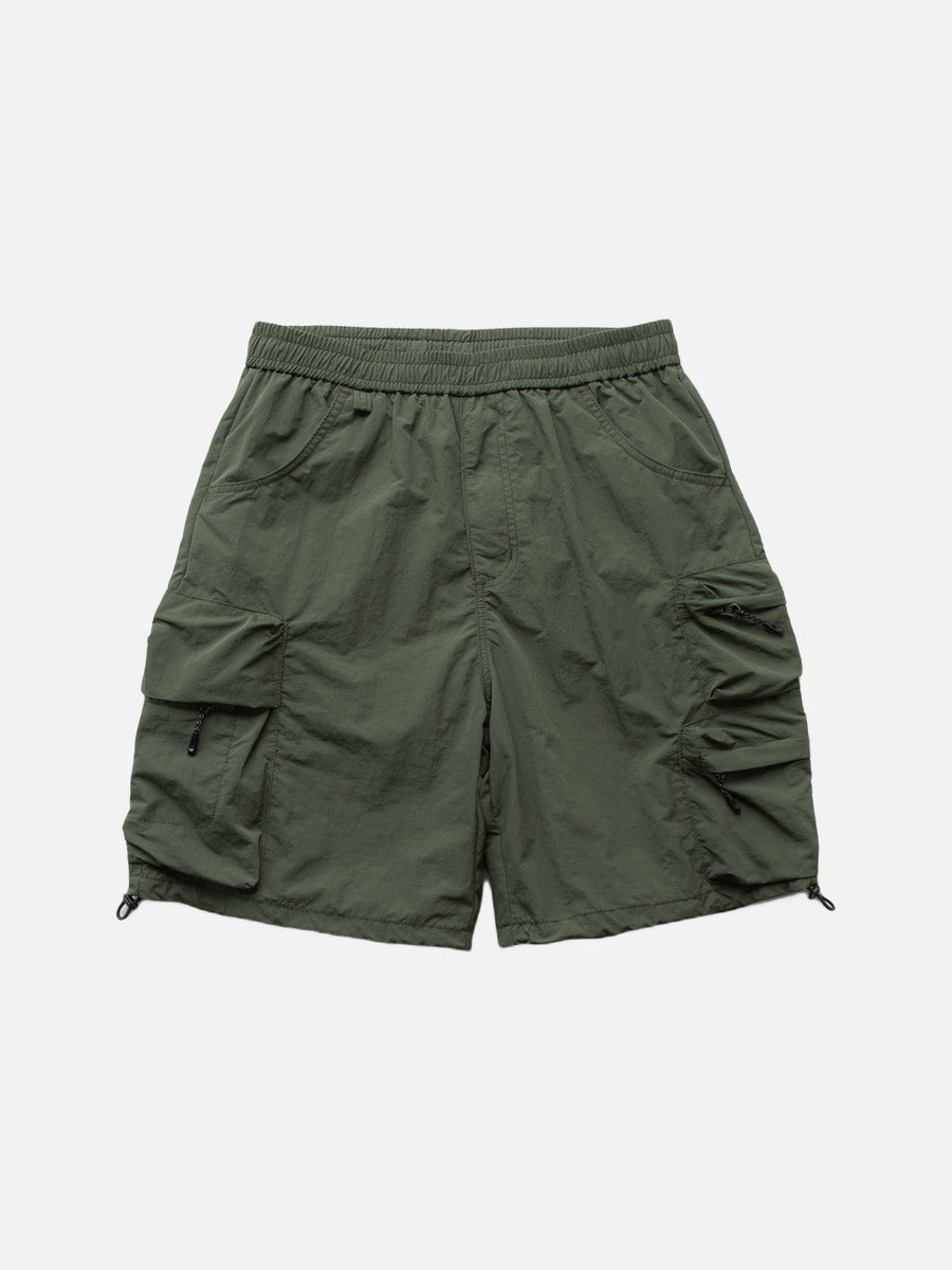 DAXUEN Relaxed fit cargo shorts in solid colours — model photo