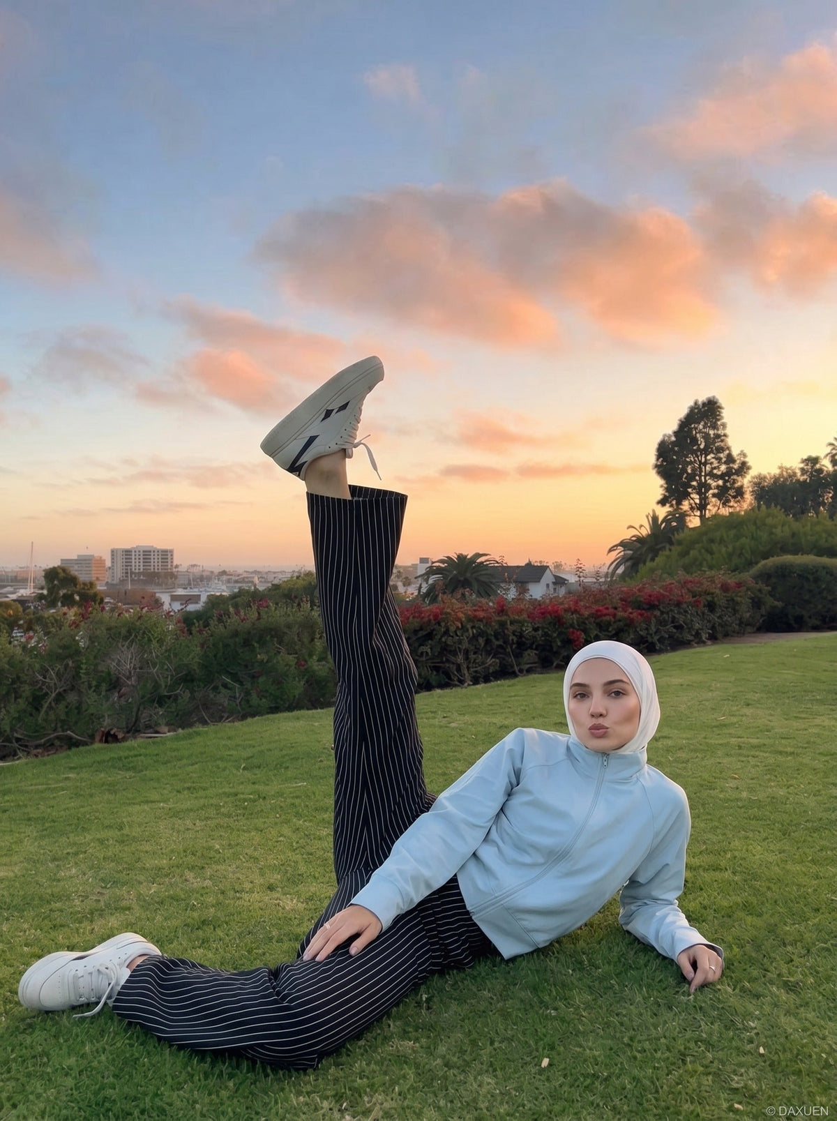 DAXUEN Lightweight full-zip jacket in solid colors — model photo
