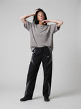 DAXUEN Men's relaxed-fit short-sleeved knit top — model photo