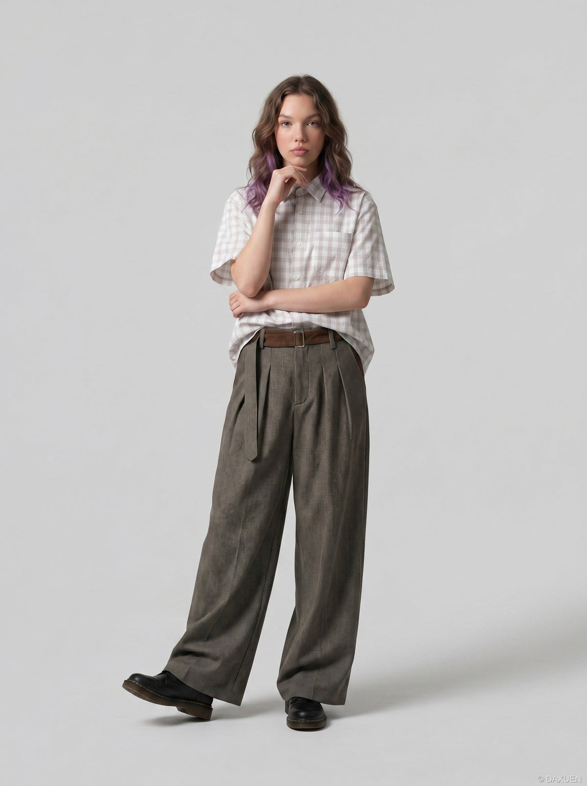 DAXUEN Short-sleeved plaid button-up shirt — model photo