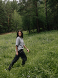 DAXUEN Relaxed fit short-sleeved top in grey and black — model photo