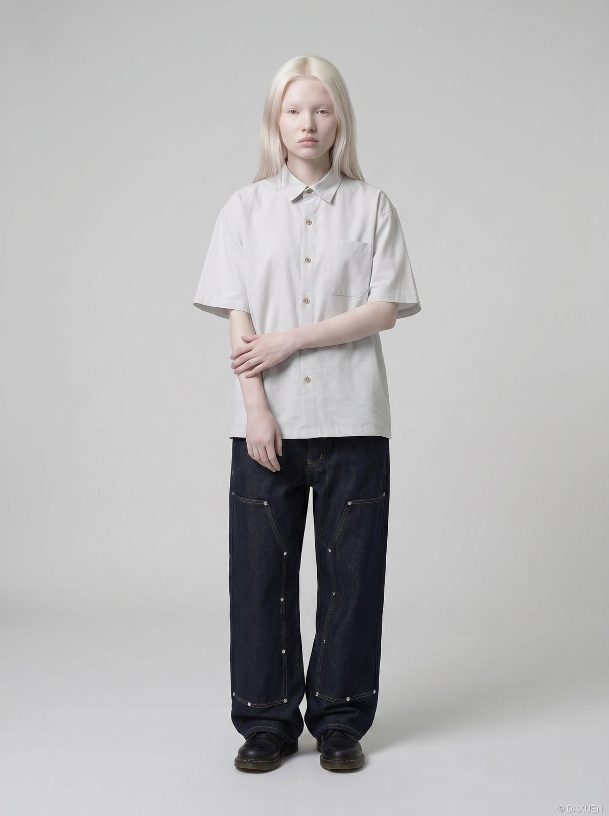 DAXUEN Short-sleeve button-up shirt with textured fabric — model photo