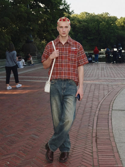 DAXUEN Relaxed-fit short-sleeved plaid button-up shirt — model photo