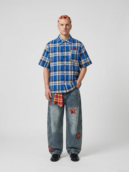 DAXUEN Relaxed-fit short-sleeved plaid button-up shirt — model photo