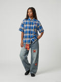 DAXUEN Relaxed-fit short-sleeved plaid button-up shirt — model photo