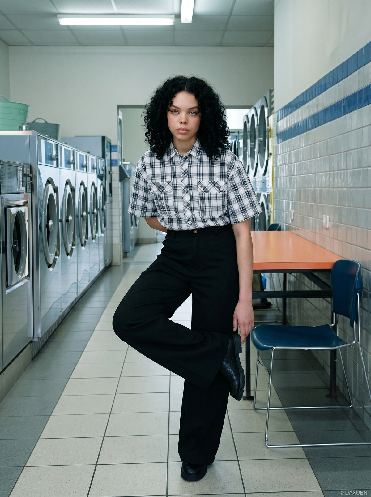DAXUEN Short-sleeved plaid button-up shirt — model photo