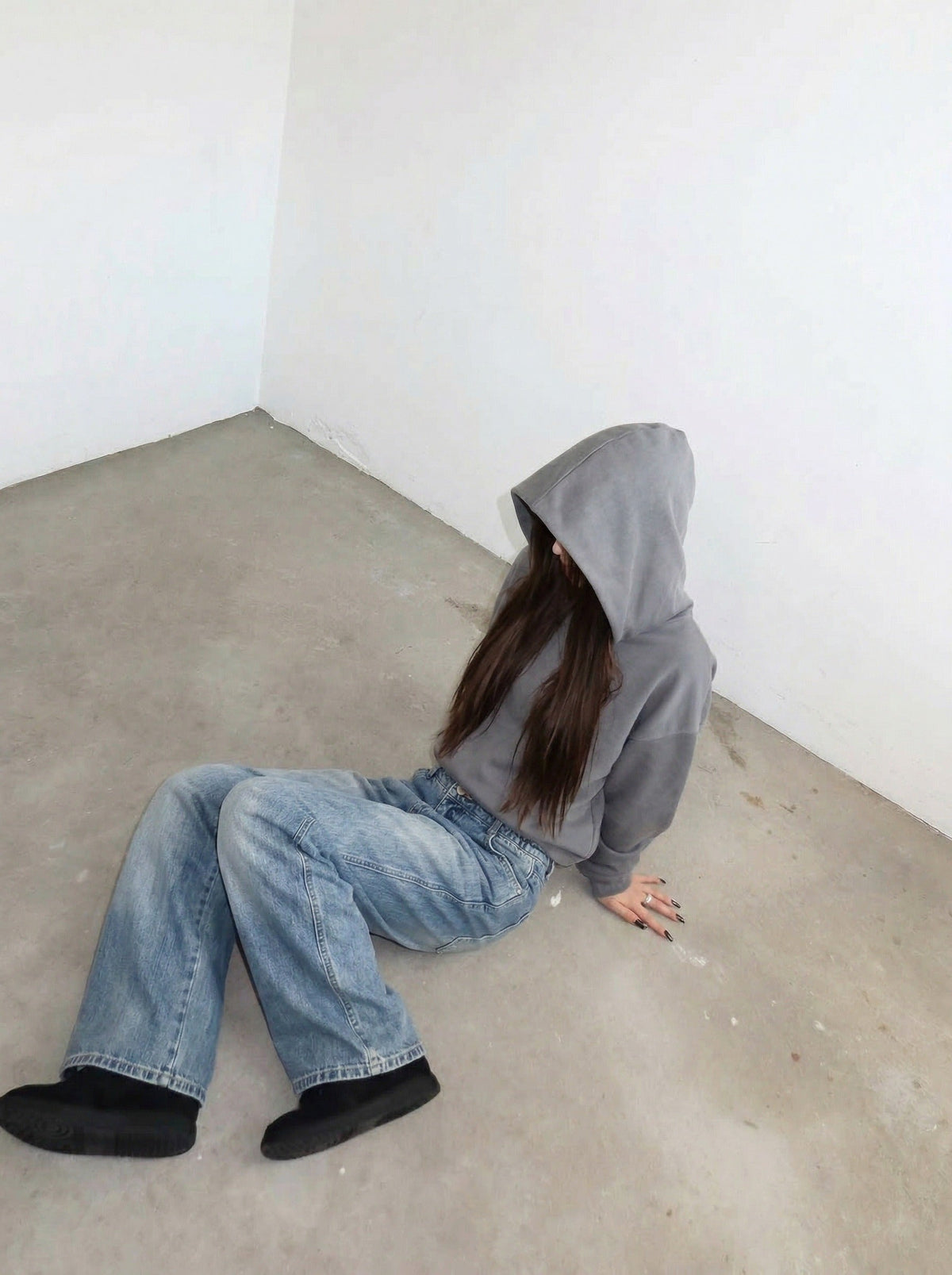 DAXUEN High-waisted wide-leg denim jeans in blue wash — model photo