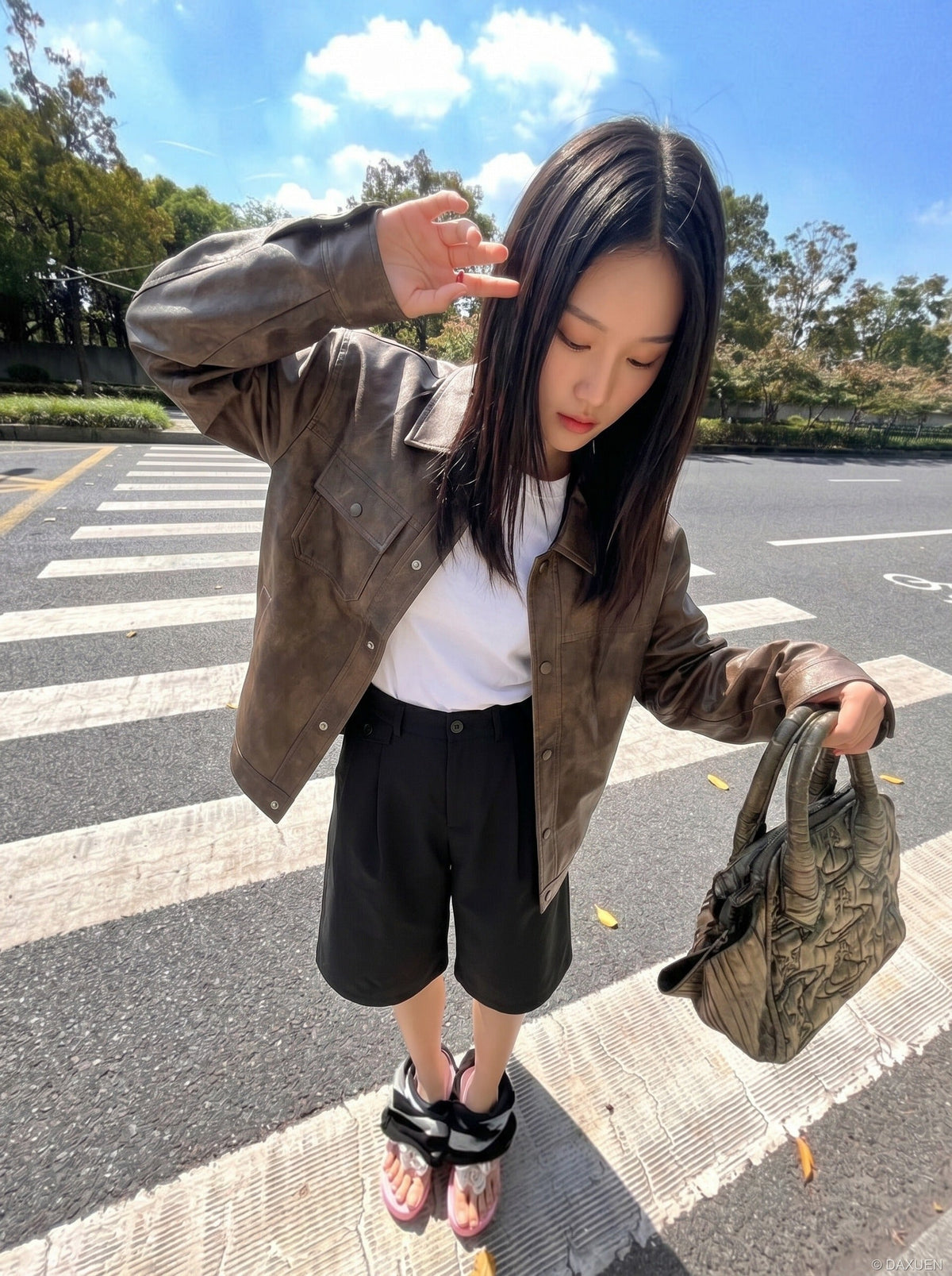 DAXUEN Relaxed wide-leg shorts in solid colors — model photo