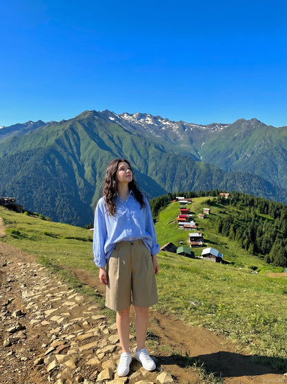 DAXUEN Relaxed wide-leg shorts in solid colors — model photo