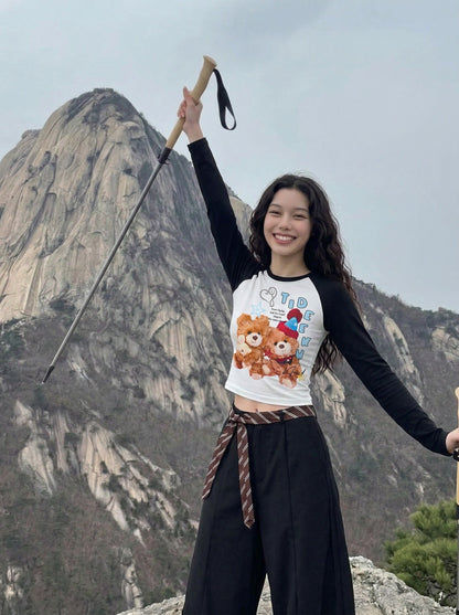 DAXUEN Slim-fit raglan sleeve T-shirt with bear graphic — model photo