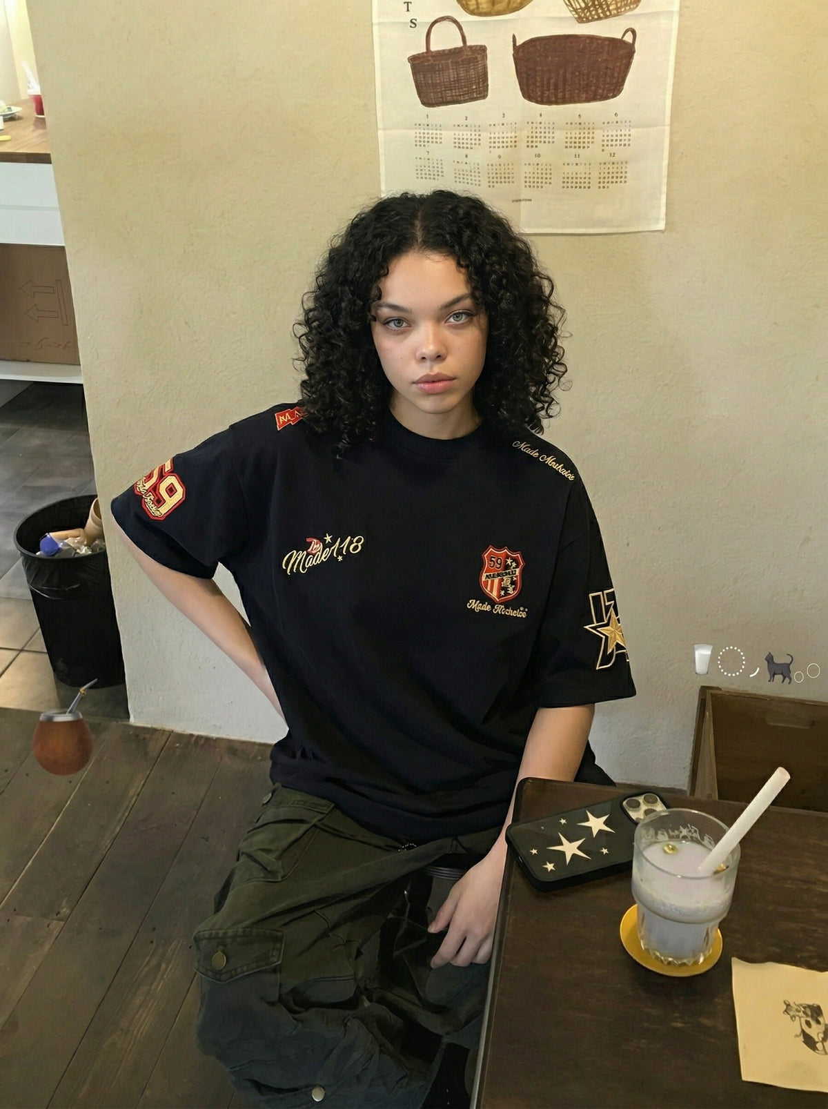 DAXUEN Oversized short-sleeved embroidered T-shirt — model photo