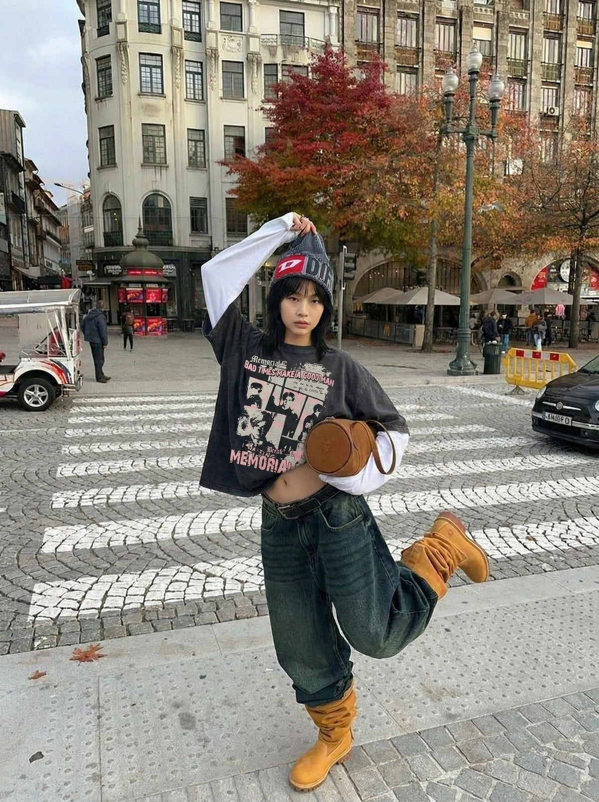 DAXUEN Short-sleeved crew neck graphic T-shirt — model photo