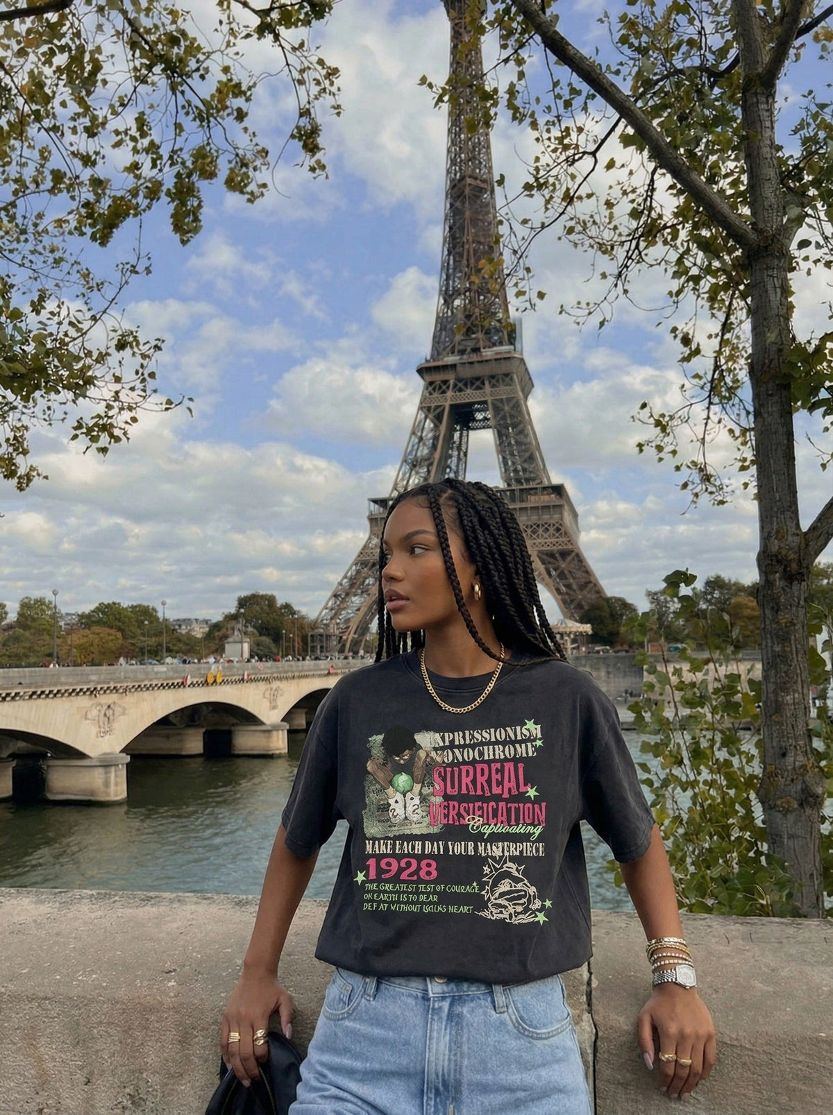 DAXUEN Retro graphic oversized T-shirt with multi-layered print — model photo