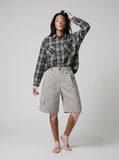 DAXUEN Pair of light grey relaxed-fit herringbone cargo shorts — model photo