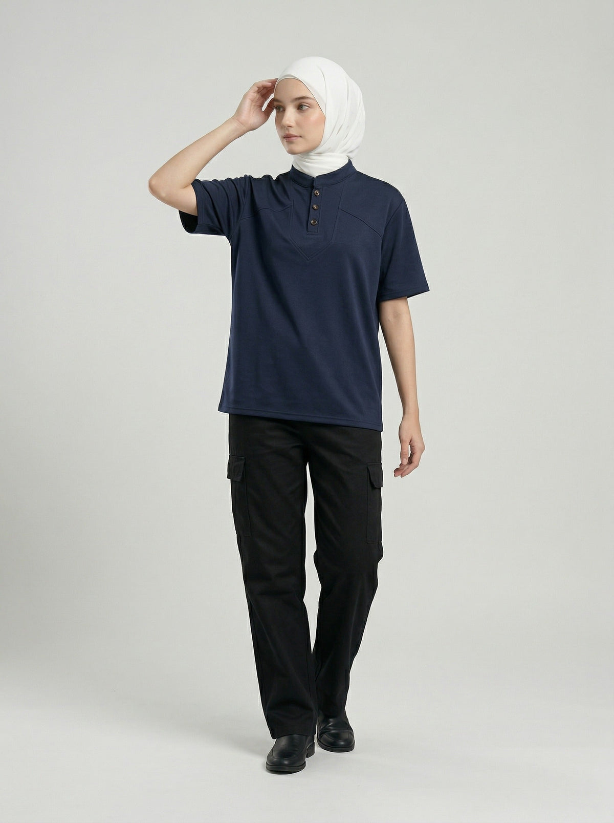 DAXUEN Retro stand-collar short-sleeve shirt — model photo