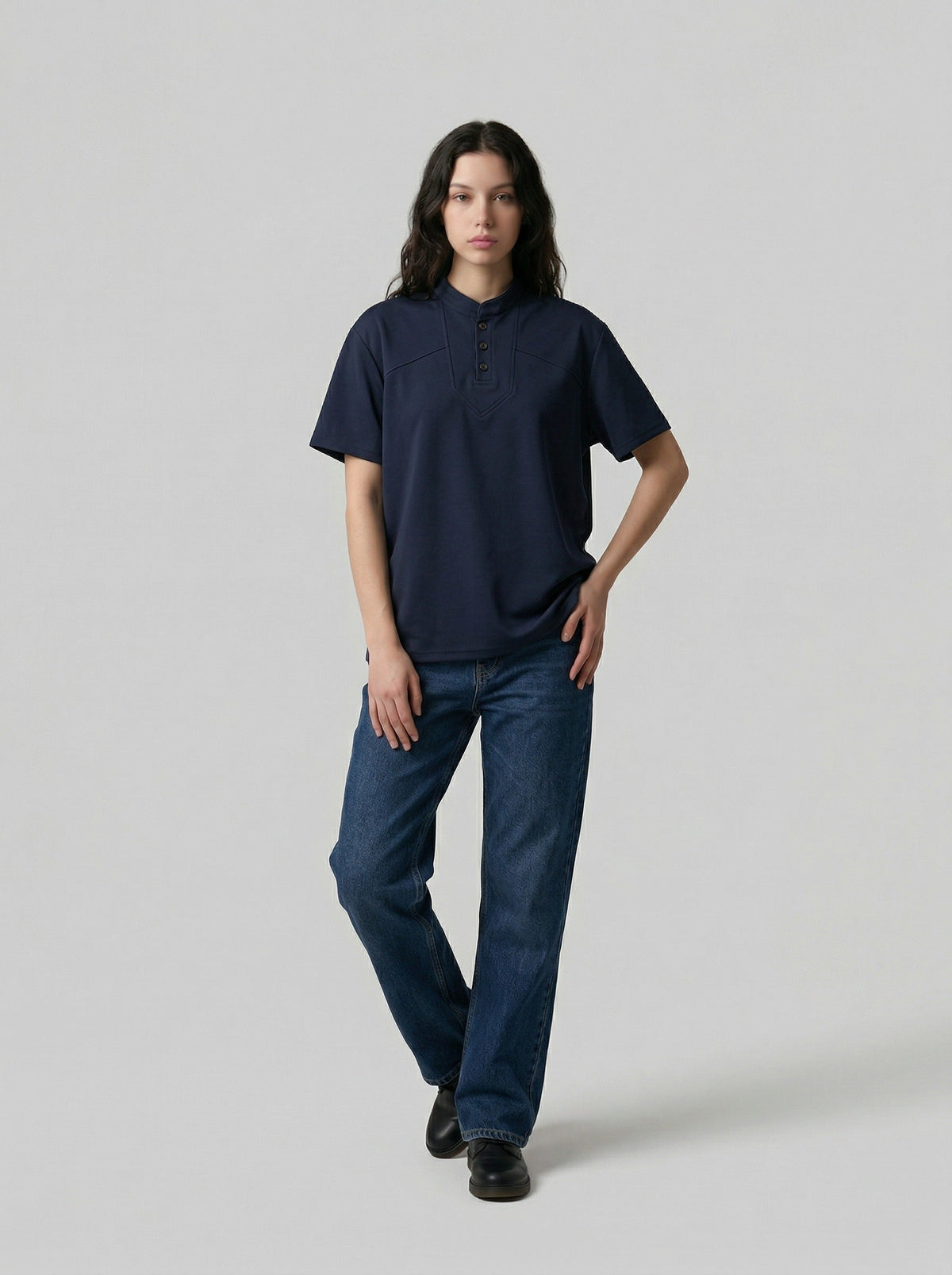 DAXUEN Men's short-sleeve stand-up collar polo shirt — model photo