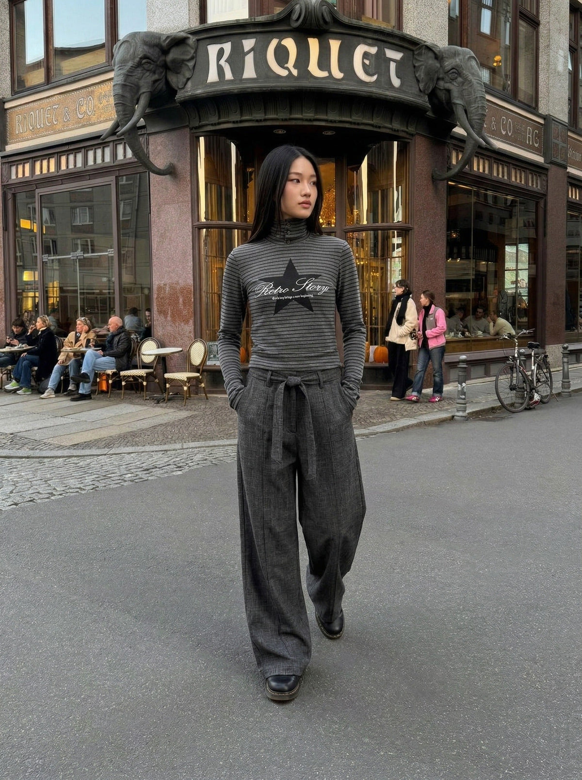 DAXUEN Grey long-sleeve knitted cardigan with star graphic — model photo