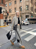 DAXUEN Loose-fitting wide-leg sweatpants with star graphic — model photo