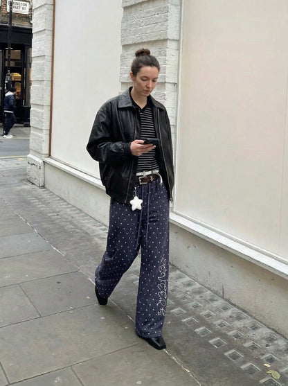 DAXUEN Wide-leg sweatpants with star print — model photo