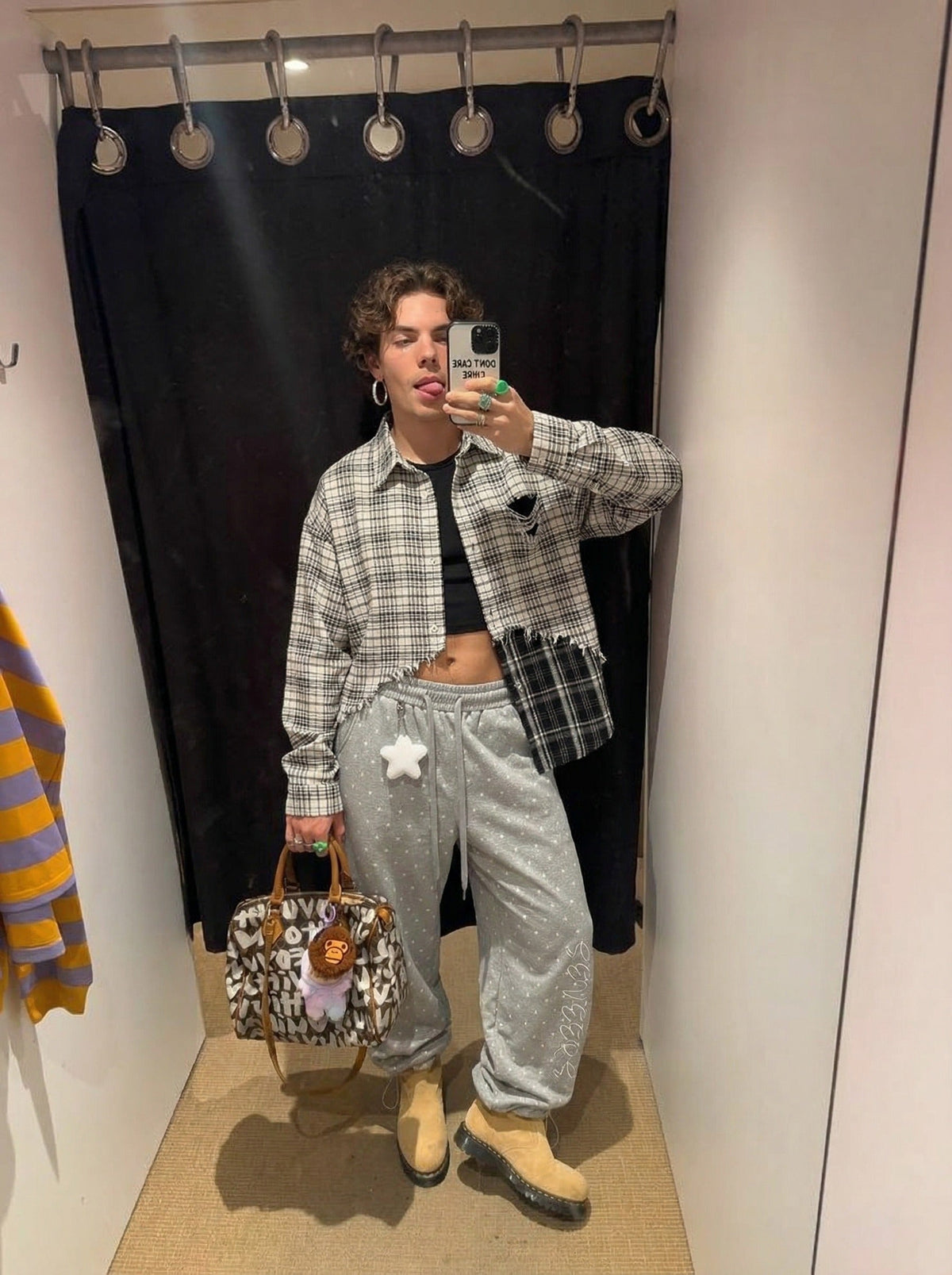 DAXUEN Wide-leg sweatpants with star print — model photo