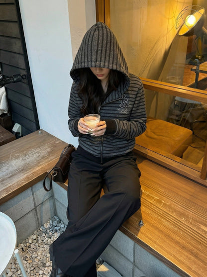 DAXUEN Striped hooded zip-up jacket — model photo