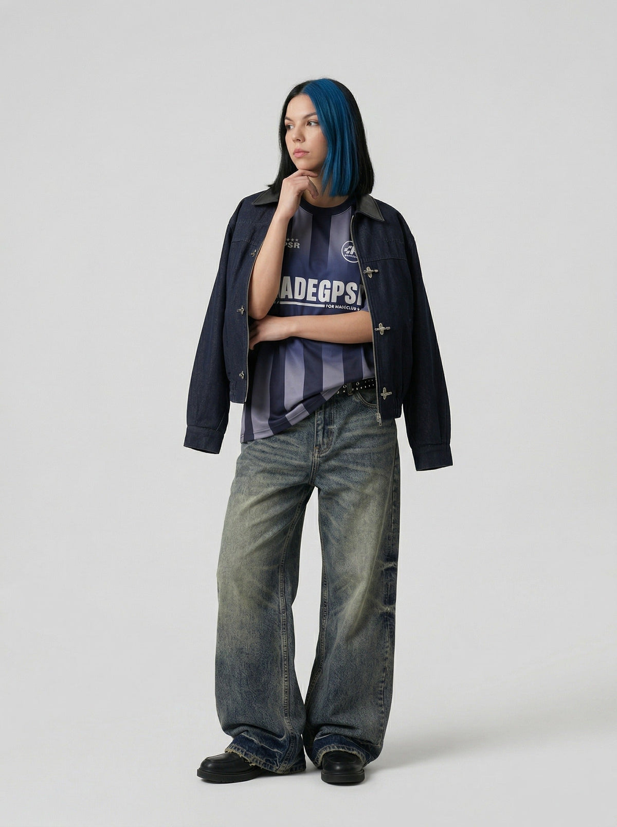 DAXUEN Oversized striped graphic T-shirt — model photo