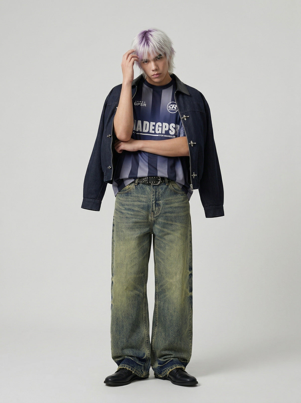 DAXUEN Oversized striped graphic T-shirt — model photo