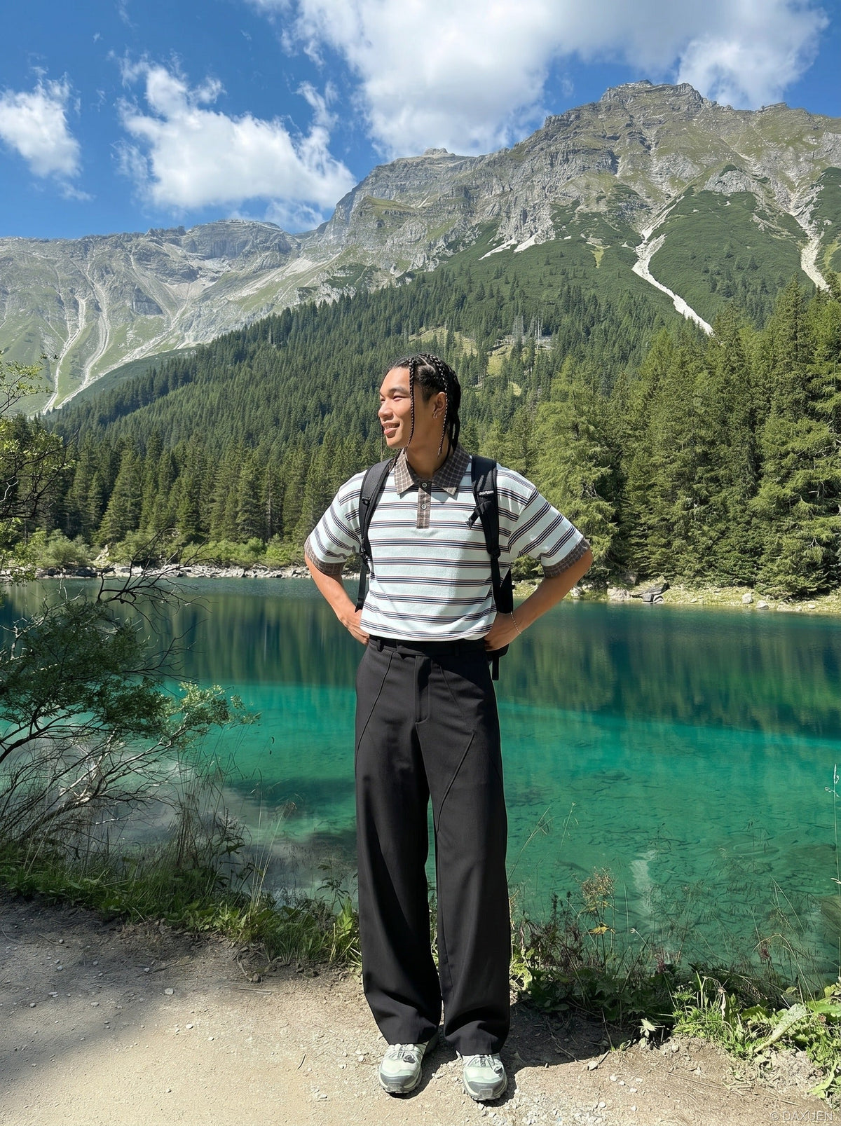 DAXUEN Retro striped short-sleeved polo shirt — model photo