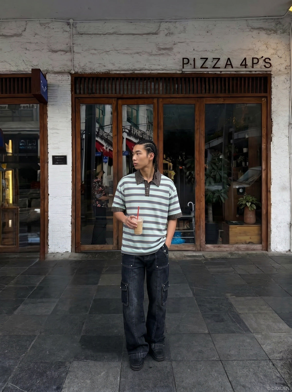 DAXUEN Retro striped short-sleeved polo shirt — model photo
