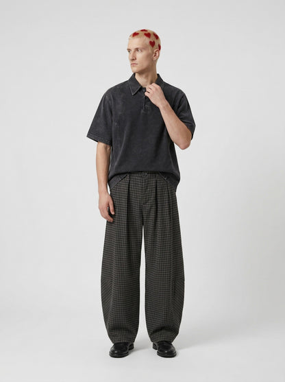 DAXUEN Retro two-tone short-sleeved polo shirt — model photo