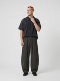 DAXUEN Retro two-tone short-sleeved polo shirt — model photo