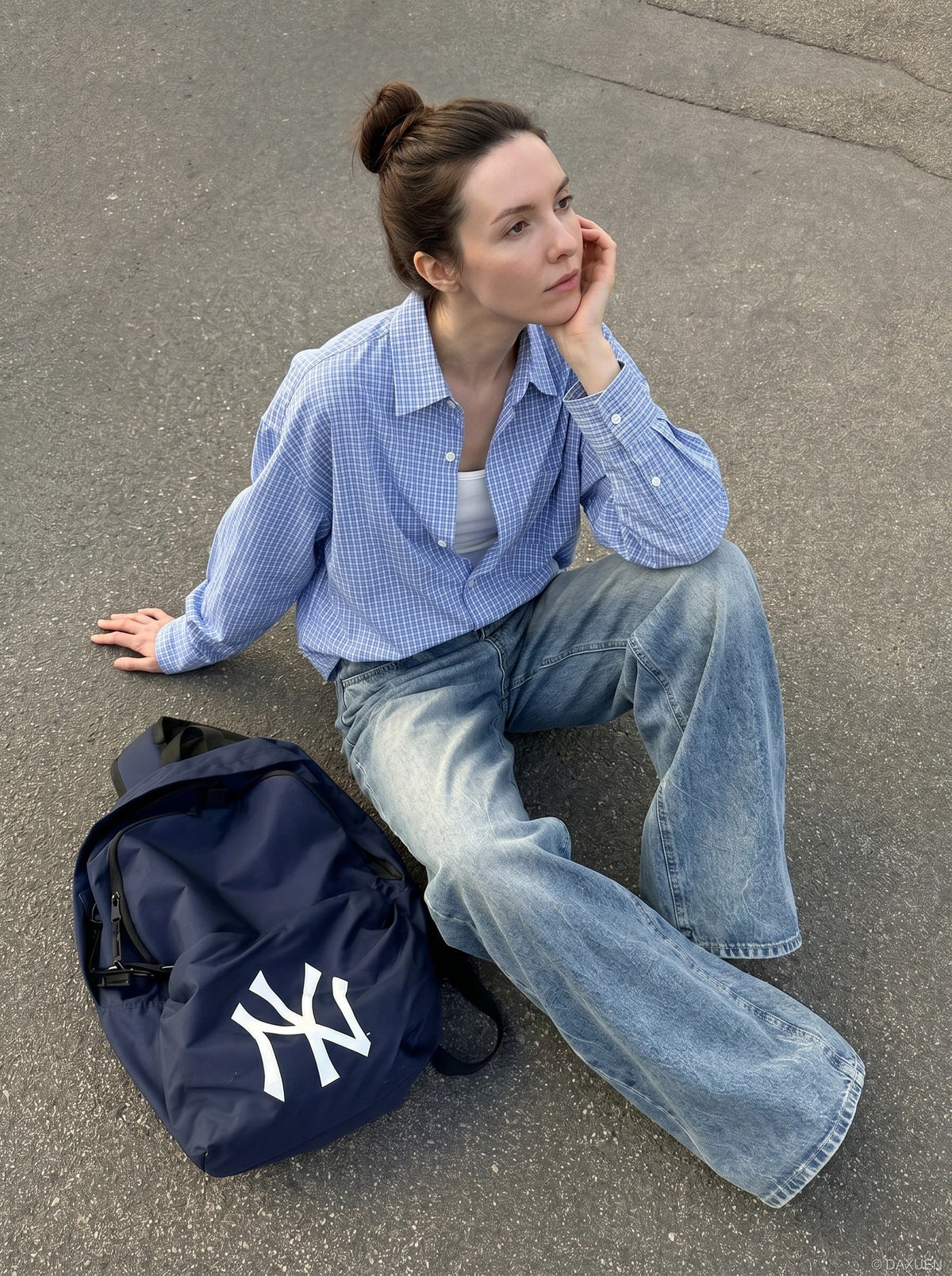 DAXUEN Wide-leg distressed denim jeans in light and dark washes — model photo