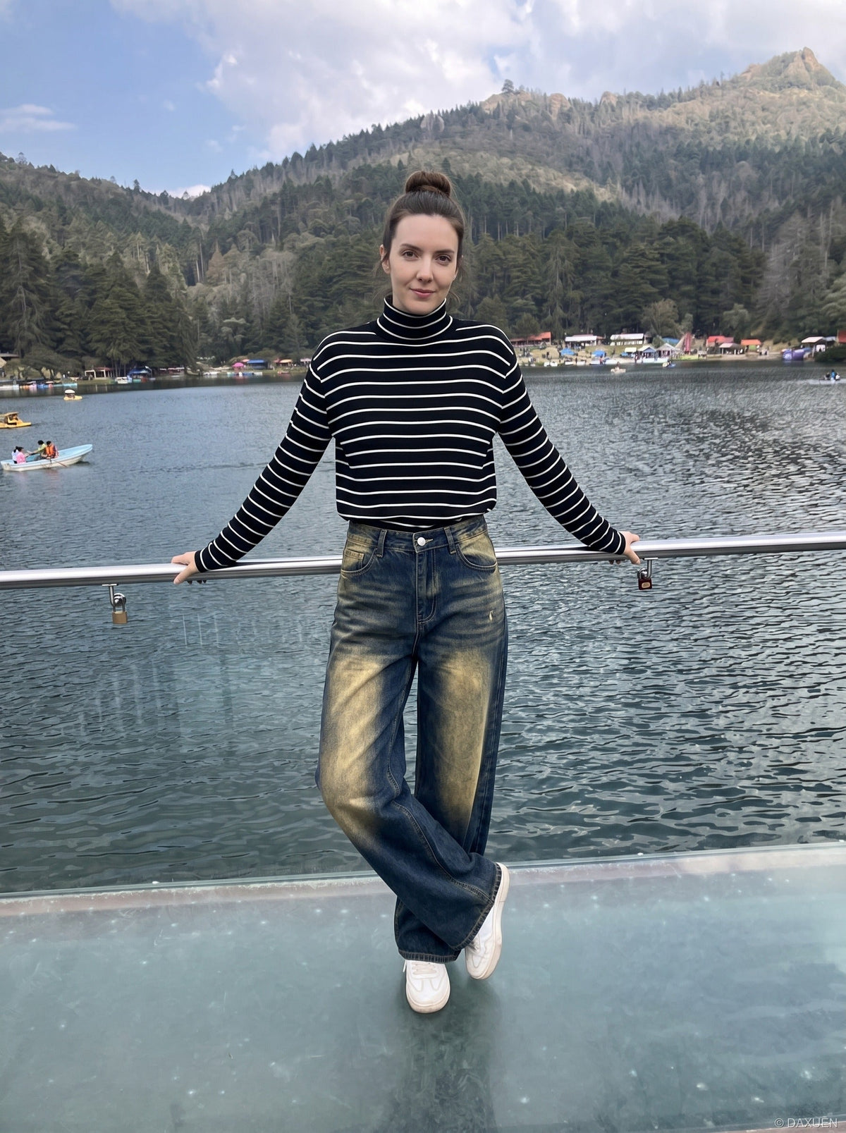 DAXUEN Wide-leg distressed denim jeans in light and dark washes — model photo
