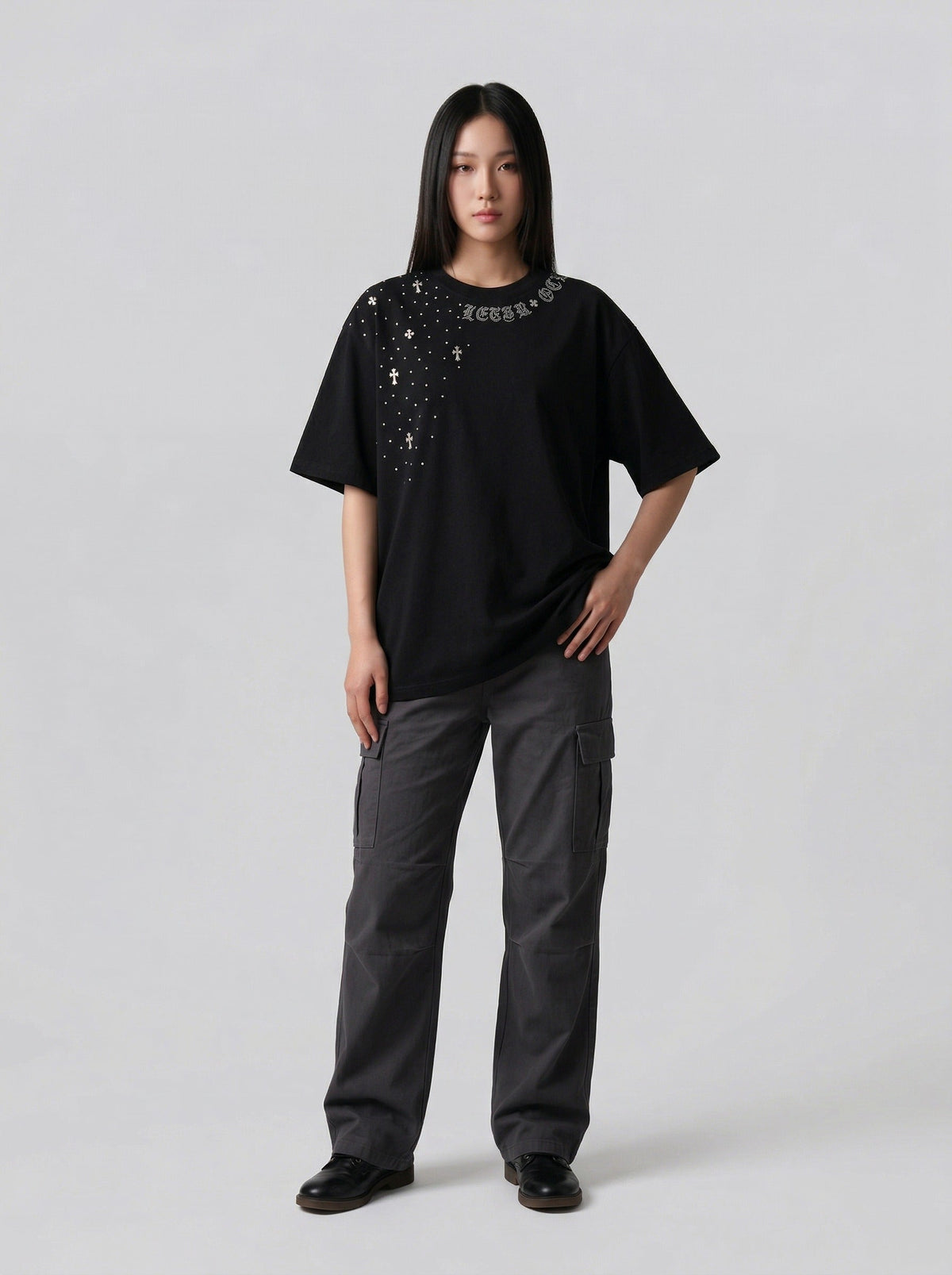 DAXUEN Oversized short-sleeve t-shirt with rhinestone embellishments — model photo