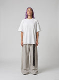 DAXUEN Ribbed oversized short-sleeve T-shirt in white and slate blue — model photo