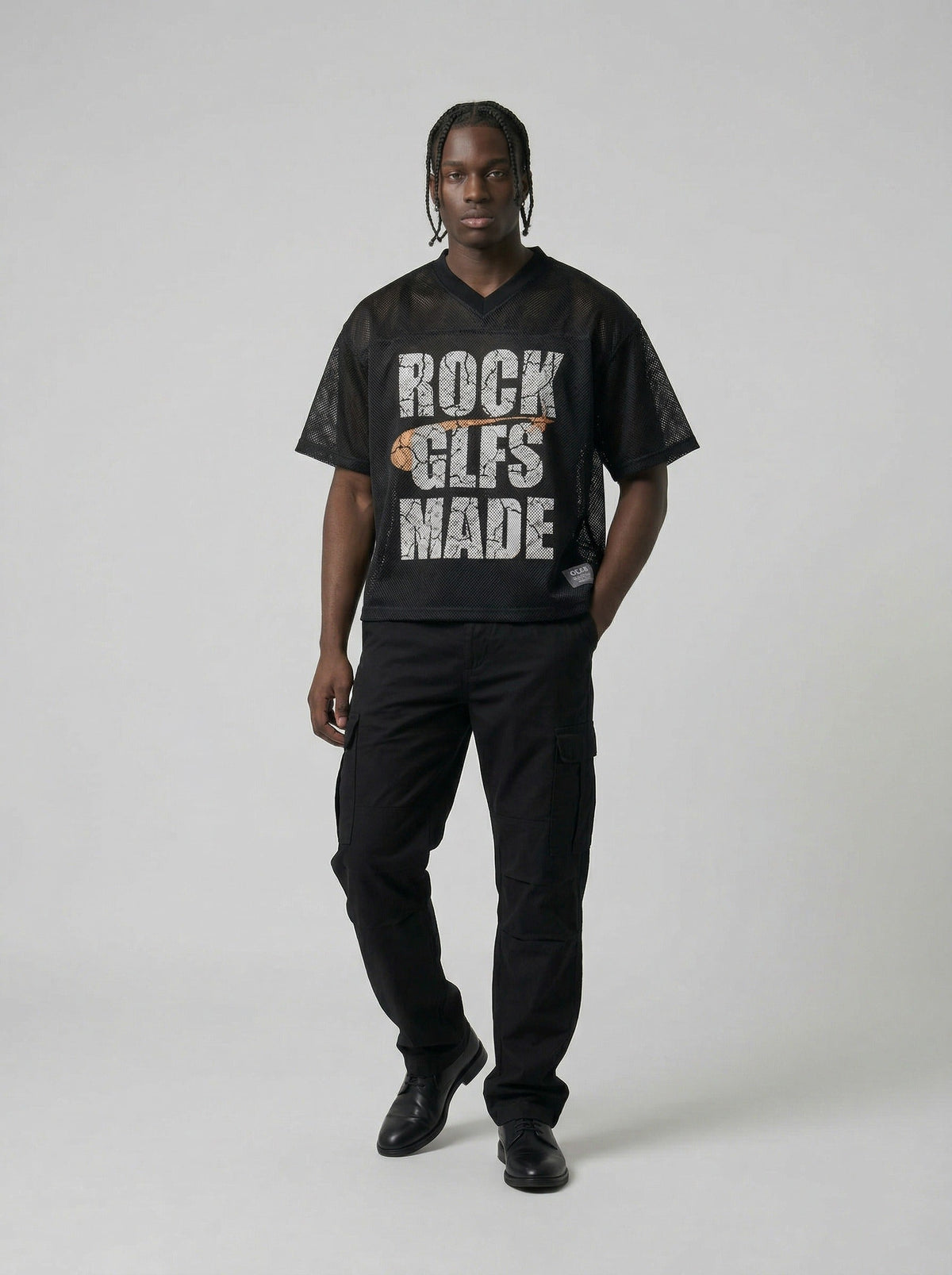 DAXUEN Oversized mesh short-sleeve V-neck T-shirt — model photo