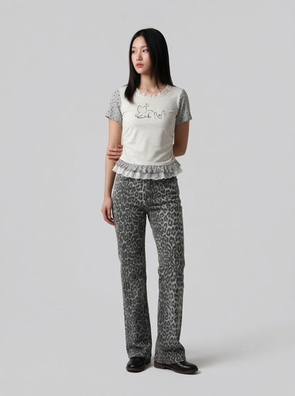 DAXUEN Ruffled short sleeve t-shirt with cat graphic — model photo