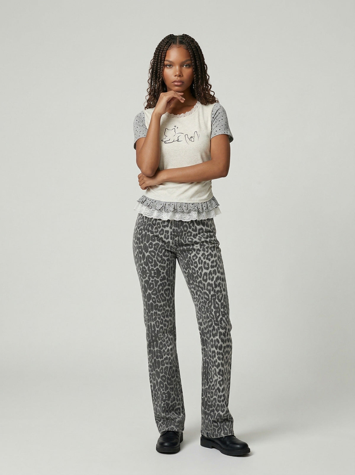DAXUEN Ruffled short sleeve t-shirt with cat graphic — model photo
