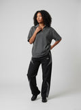 DAXUEN Short-sleeved relaxed-fit polo shirt with vintage finish — model photo
