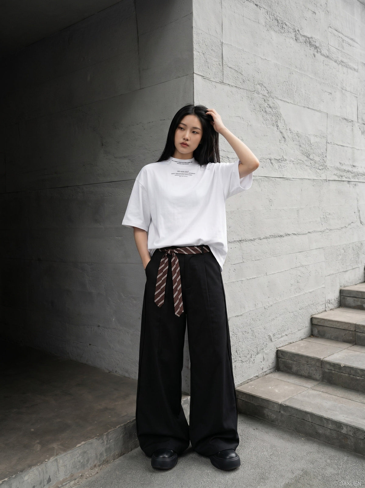 DAXUEN rust oversized mock neck graphic tee — model photo