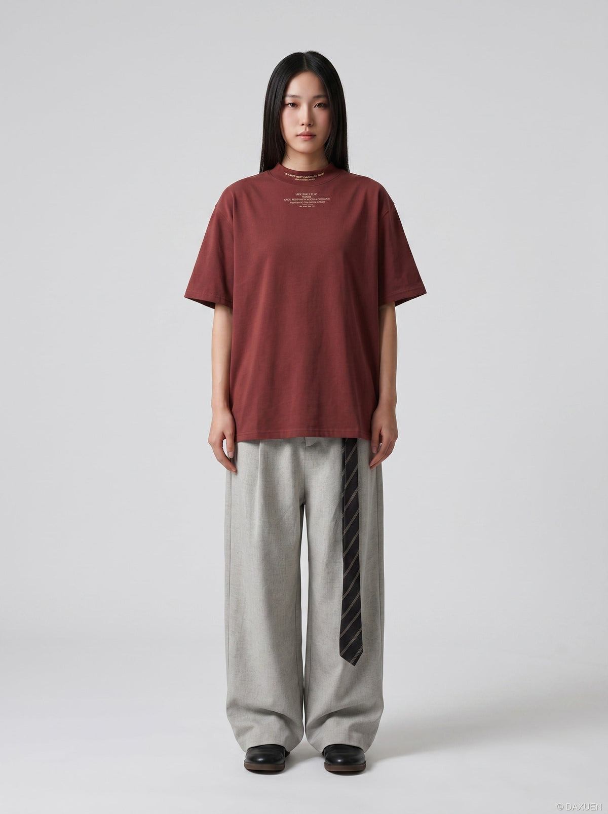 DAXUEN rust oversized mock neck graphic tee — model photo