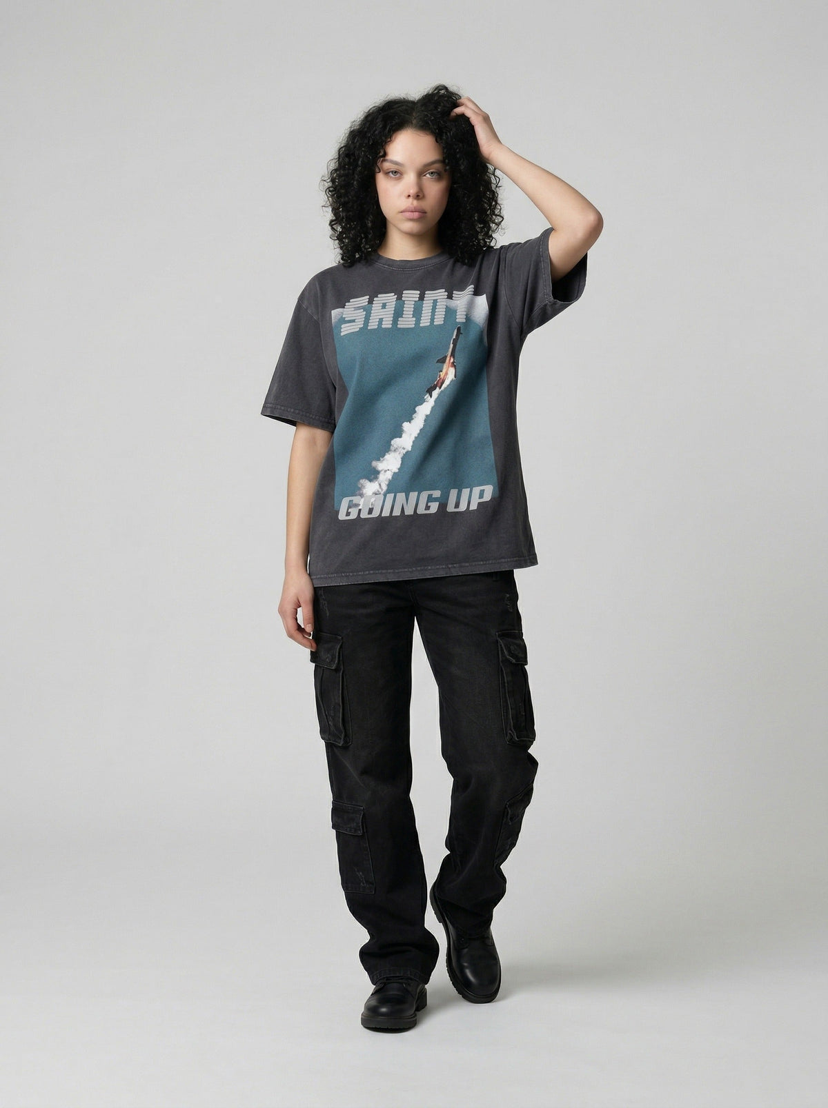 DAXUEN Relaxed-fit short-sleeve crew neck graphic T-shirt — model photo