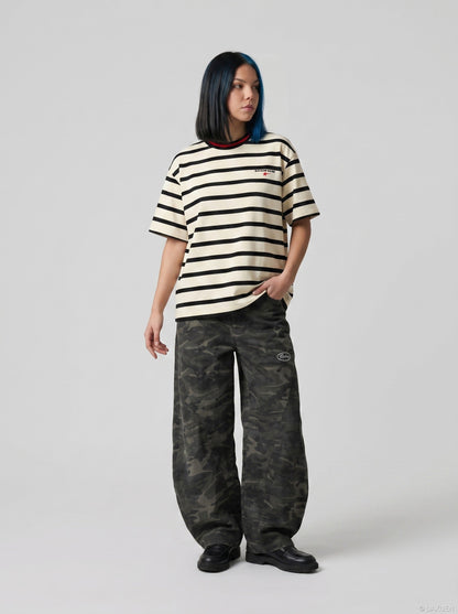 DAXUEN Striped crew neck t-shirt with embroidered text — model photo