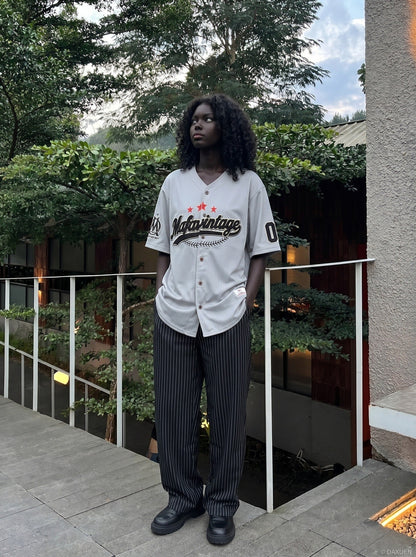 DAXUEN Script embroidered baseball jersey shirt — model photo