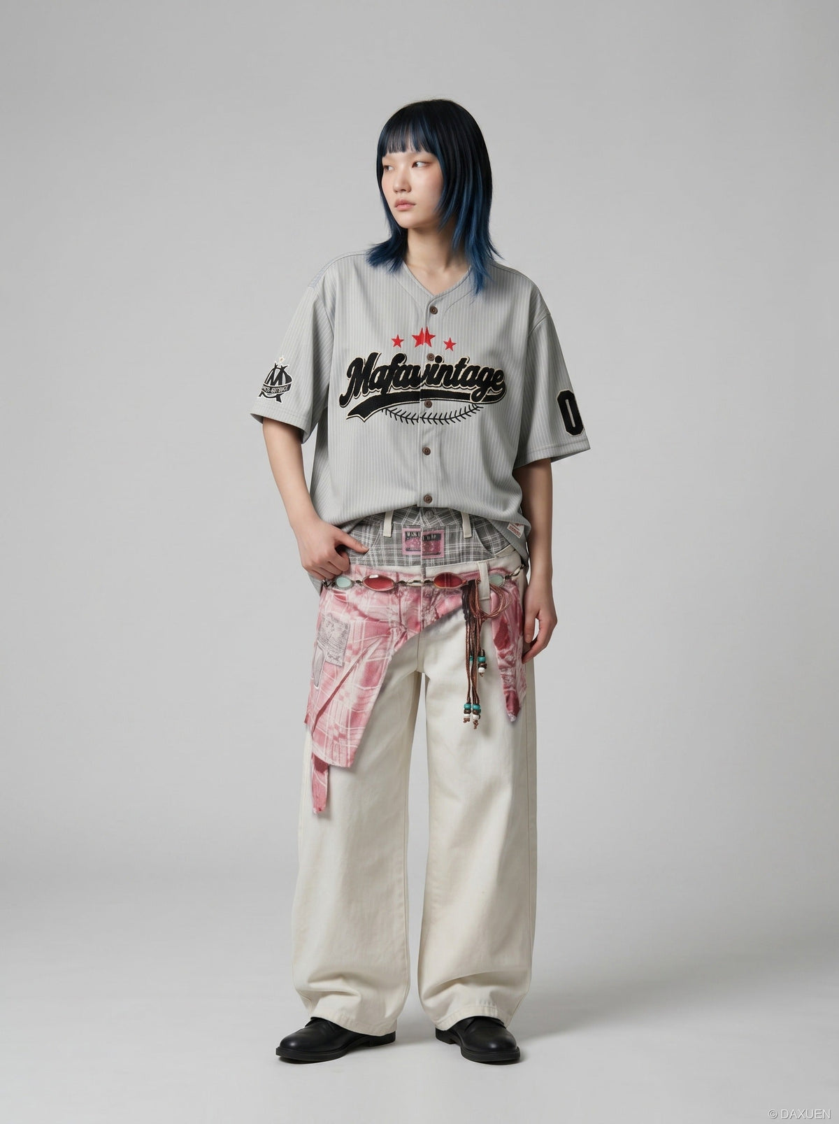 DAXUEN Script embroidered baseball jersey shirt