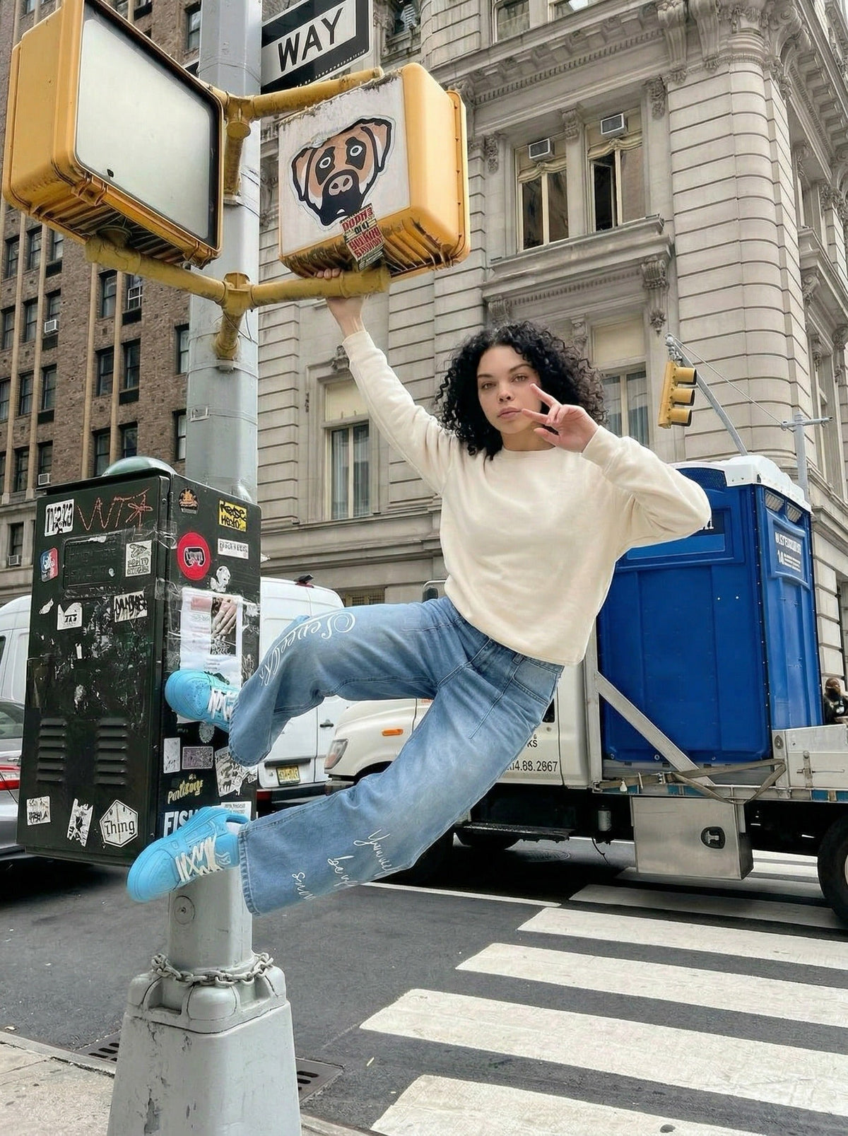 DAXUEN Light blue denim wide-leg jeans with graphic prints — model photo