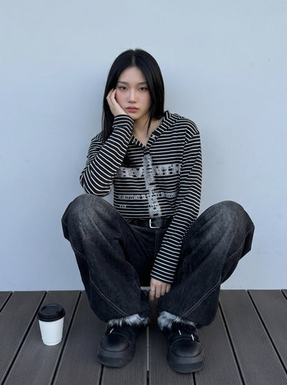 DAXUEN Striped hooded top with graphic print — model photo