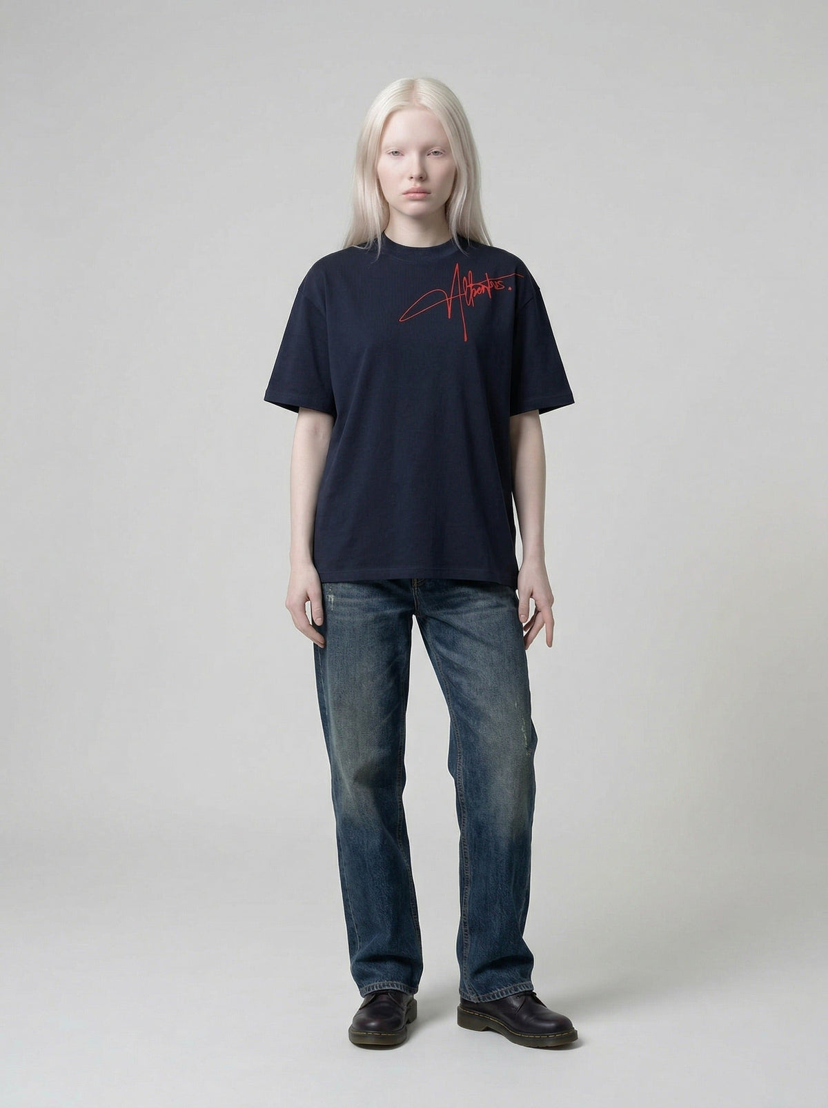 DAXUEN Short-sleeved ribbed crew neck t-shirt — model photo