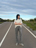 DAXUEN Minimal Logo Relaxed-Fit Tee — model photo