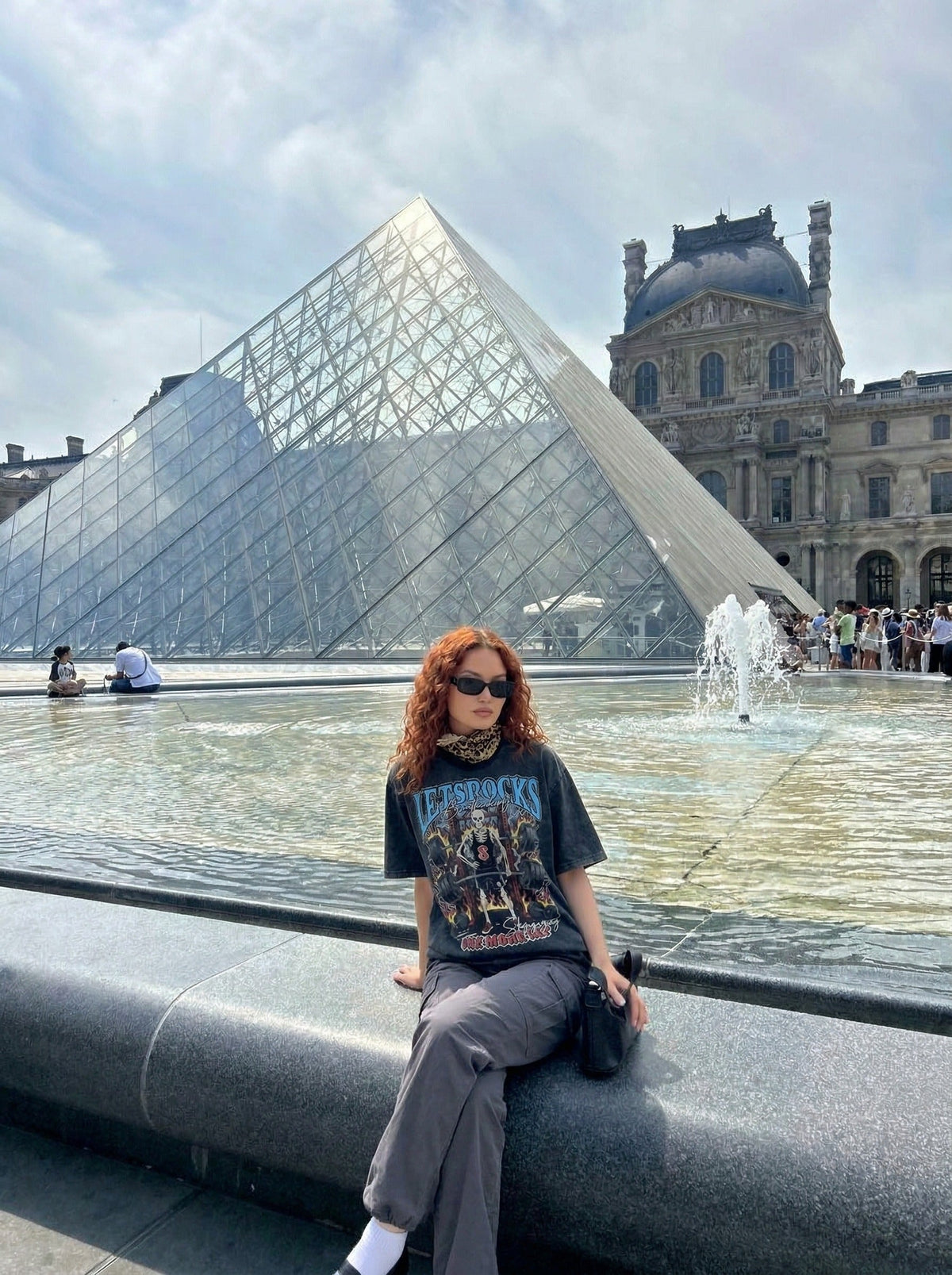 DAXUEN Skeletal graphic crewneck t-shirt with vintage finish — model photo
